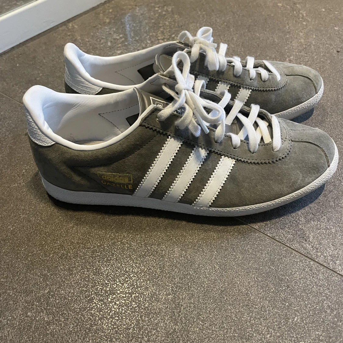 Adidas Gazelle grå nya