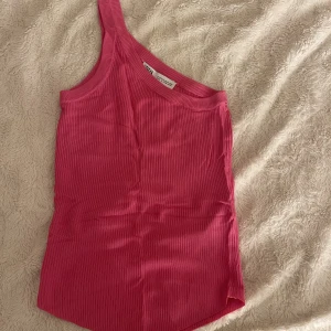 Linne / topp - Värdens finaste linne! Har använts någon enstaka gång men kommer inte till användning längre😫