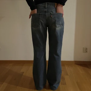 Levis jeans - Säljer dessa levis jeans i storlek S. Midja 40. Innerben 71. 🥰