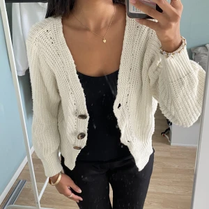 Stickad kofta - Stickad kofta från Åhléns!