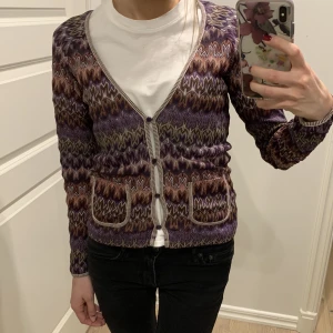 Missoni cardigan - Säljer min fina missoni x Lindex cardigan/kofta. I super bra skick😊