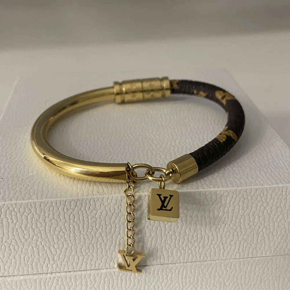 🤎Oanvänd Louis Vuitton armband (kopia) 🤎. Accessoarer.