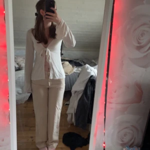 Beige kostymbyxor - Kostymbyxor som går precis under naveln super gulliga och höstiga