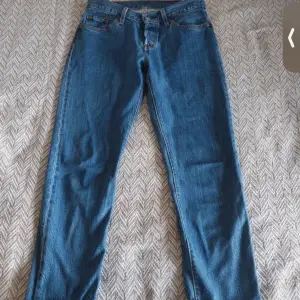 Snygga Levis jeans i perfekt skick! Men som säljer dem då dem är för små ❤️