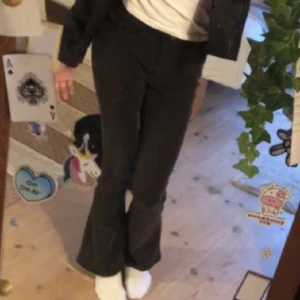 Jeans - Flare jeans från vila ny skick priset kan diskuteras köptes för 500 kr