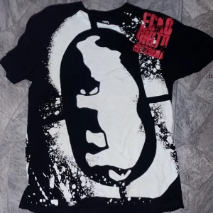 Ecko Unlimited T-shirt - Tight storlek L men sitter som M. Använt extremt fåtal gånger, 10/10