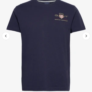 Gant t-shirt - Gant t shirt i storlek 176 (16år). inga defekter, aldrig använd så den är som ny. ny pris ligger runt 400kr