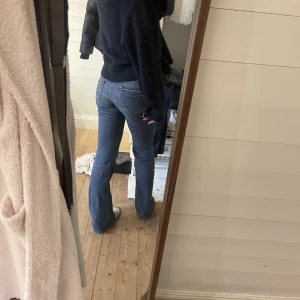 Lågmidjade jeans  - Lågmidjade diesel jeans i storlek 36-38! 105 cm långa och jag är 169! Ställ gärna frågor💗💗💗