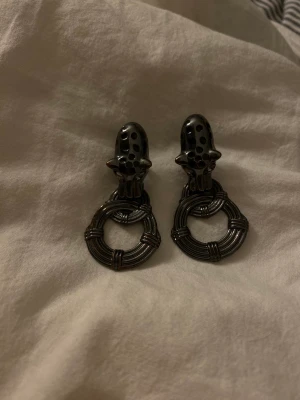 Örhängen  - Jätte coola örhängen!💗