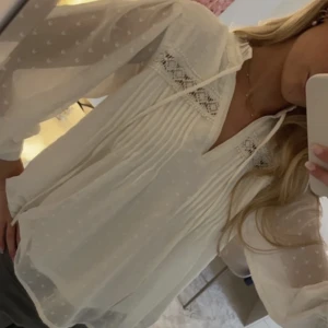 Only blus - Köpt på Vinted men inte kommit till användning. Har använt den en gång, vet dock inte hur mycket tidigare ägaren använt den.