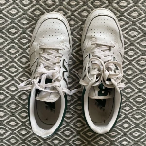 New balance skor  - Gott skick, skulle säga att dom passar både en 39 och 39,5!