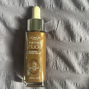 Plumping tinted serum - Råkade köpa fel färg.  7-8 tan - deep