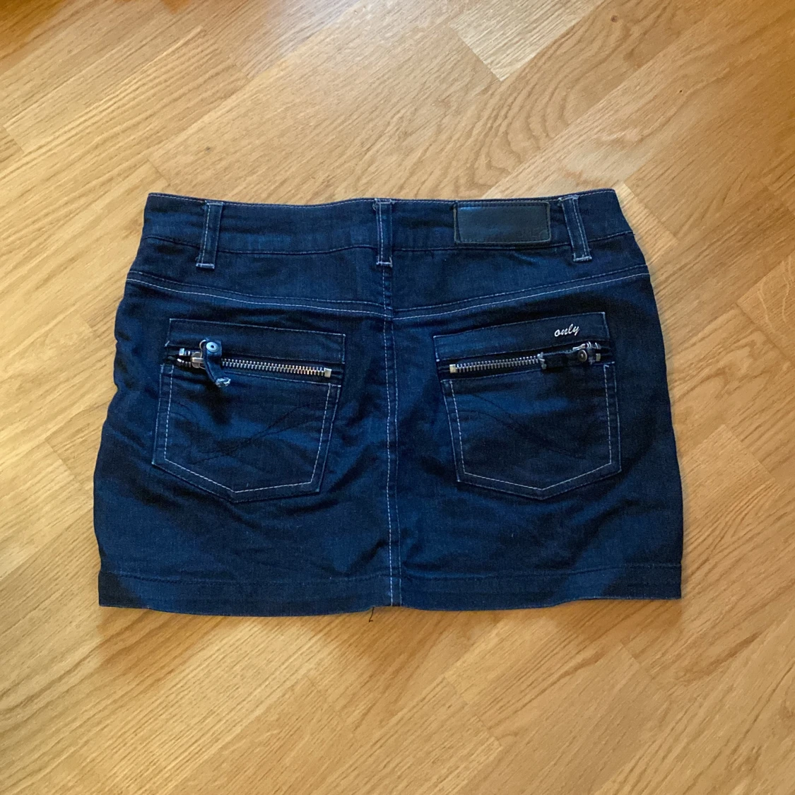 Lågmidjad kjol  - 90