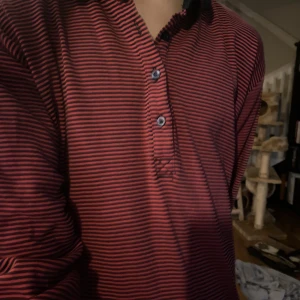 Randig tröja - Jättefin randig tröja, Strl M, säljer denna eftersom den inte längre används 