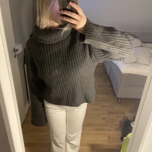 Stickad tröja - Jättefin grå stickad tröja❤️
