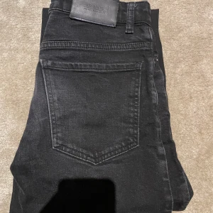 Just Junkies Jeans - Tja, säljer nu ett par snygga Just Junkies jeans. | Storlek: 27/32 | Skick: 9/10. Kan posta mot betalning annars går det att mötas upp i Gävle. Var inte rädd att ställa frågor vid intresse!