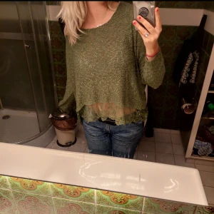 Stickad tröja - Supermysig tröja men kände mig inte bekväm i den<3