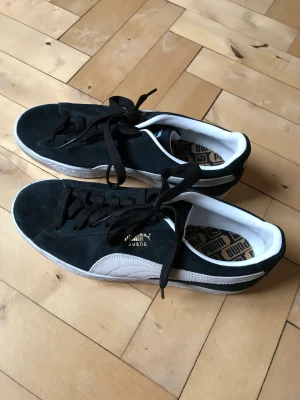 Puma skor  - Svarta skor från Puma. Använda ett fåtal gånger, fint skick. 