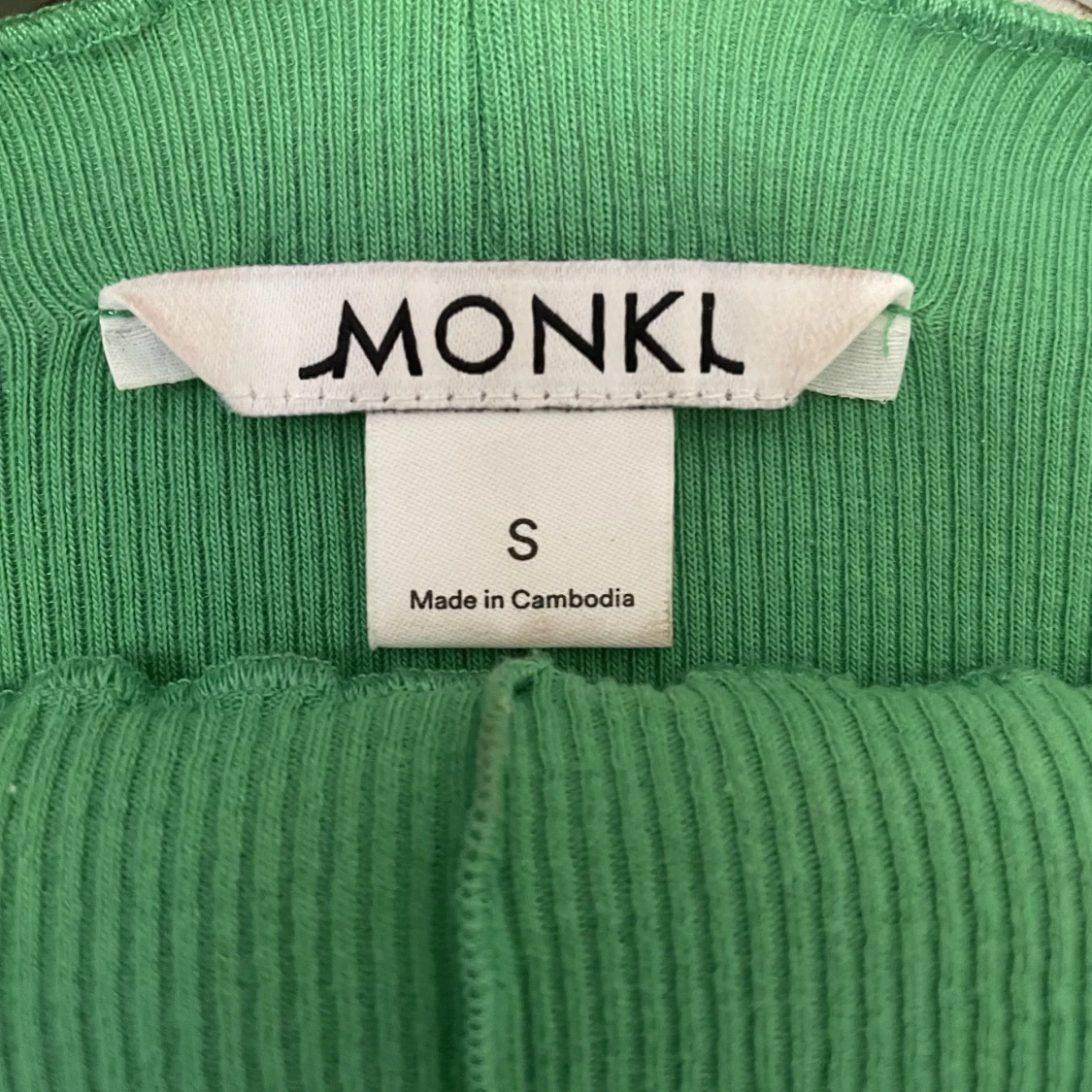 Grön härlig tröja Monki - 90