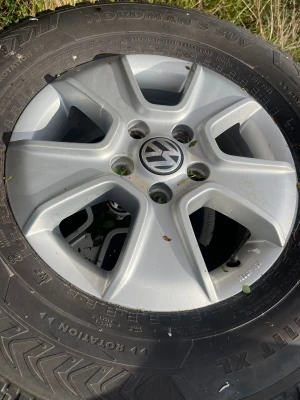 Däck, Aluminiumfälgar - Volkswagen Amarok 