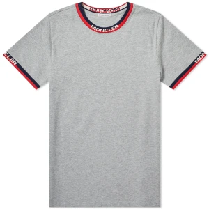 Moncler T-shirt  - Cond 8-10 SiZE- S Självklart äkta