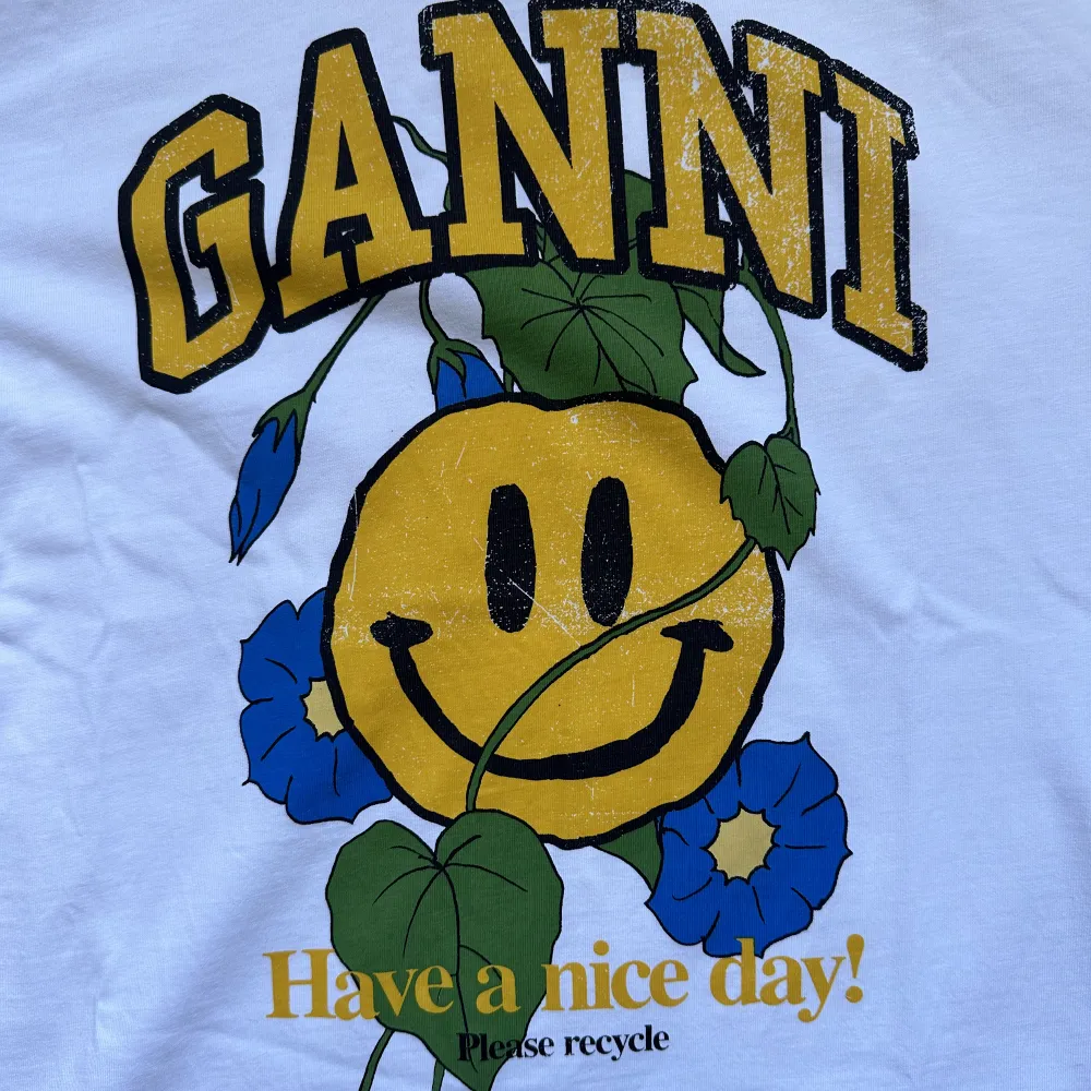 Sjukt snygg limited edition GANNI tshirt 🩷🩵 Storlek S! Nypris: 1295kr. T-shirts.
