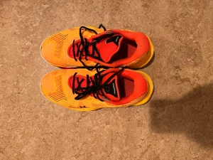 Under armour basketskor  - Basketskor Ordentligt använda 