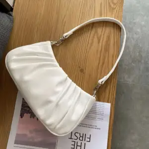 Baguette bag. 