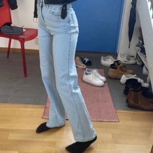 Jeans - Högmidjade jeans i nyskick