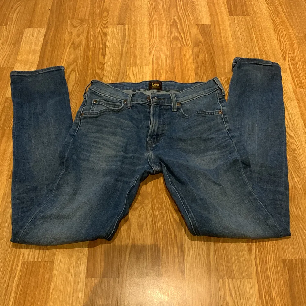 Lee jeans i nyskick Strl w28 l32 Till killar. Jeans & Byxor.