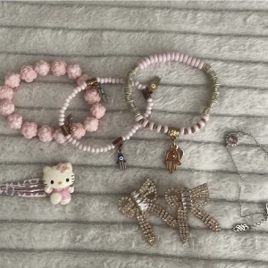 Smycken  - Vintage smycken, kom med bra pris 🤍