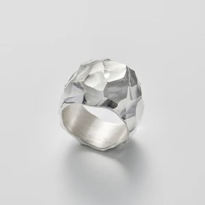 All blues rauk - Oanvänd rauk ring från all blues i storlek 52. Otroligt cool, nyspris 3900kr