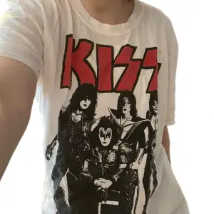 Limited Edition Kiss Kruise tröja köpt på world tour sommaren 2022