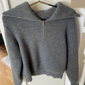 Stickad tröja - Limited edition tröja från nuvarande Scavi💗