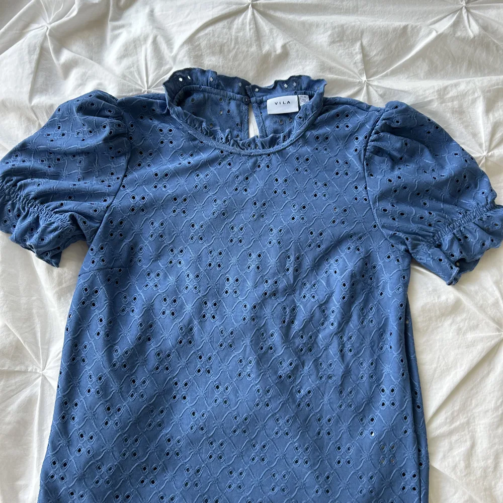 Superfin tröja från vila! Köpt något år sedan men använd ett fåtal gånger💕(köpt för 300 kr). Blusar.