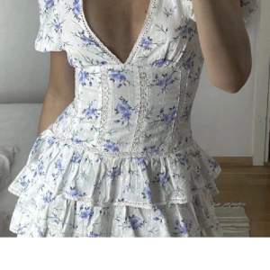 Hej söker denna klänning i xs eller s!!
