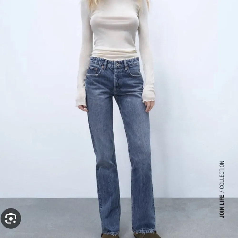 jättefina zara jeans, knappt använda då jag inte tycker om low waist.. Jeans & Byxor.