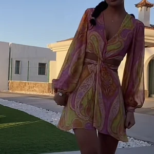 Slutsåld klänning - Säljer nu min slutsålda klänning då jag har två❤️ har en i Xs och en i S är osäker vilken jag vill sälja så ni får gärna skriva vilken ni vill ha!! Om många är intresserade får ni komma med prisförslag! Prislappen är kvar! 💗