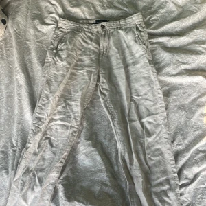 linnebyxor  - fins linnebyxor som tyvärr blivit för små