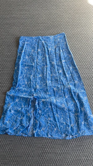 Kjol  - Jättefin midikjol köpt o Spanien 💕