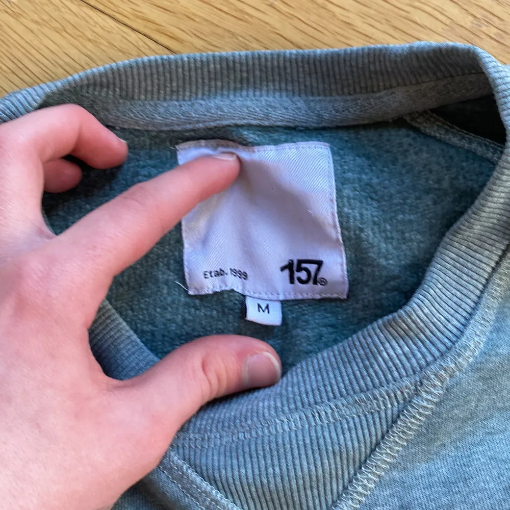 Ljusningarnas tröja från lager 157 det står den medium men passar small. Hoodies.