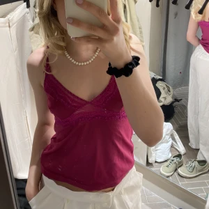 Supergulliga linne - Supergulliga linne med spets-detaljer. Perfekt nu till sommaren!💘 Bara att skriva vid eventuella frågor!🤗