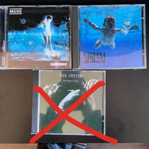 indie/rock cd skivor - muse - "showbiz" nirvana - "nevermind"  nirvana fodralet är i okej skick med en del repor medans muse har rätt så mycke repor, alla skivor är helt fria från repor och fungerar som nya