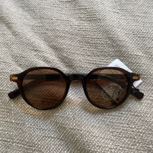 Asos Solglasögon  - Oanvända Asos solglasögon.