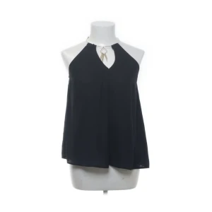 Halterneck topp - Jätte fin halterneck topp perfekt för fester. Jätte fin på, men kommer ej till användning.