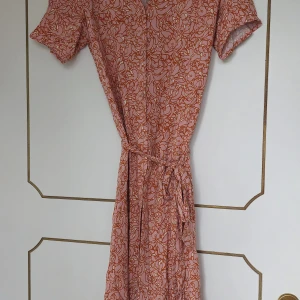 Klänning - Klänning från Fransa. Storlek S. Helt ny.