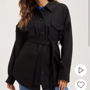 Kappa - Säljer min fina kappa rån Nelly. Har använts väldigt mycket men är i väldigt gott skick. Har blivit nopprig och därav säljer jag den billig. ORG pris 749kr. 