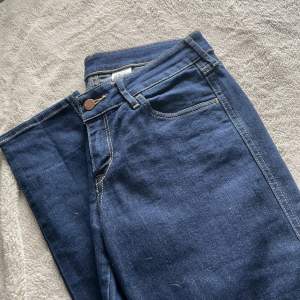 Fina blå jeans för bra pris💕väldigt bra skick, pris kan diskuteras 💕