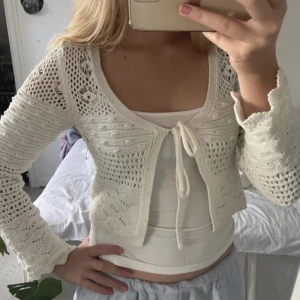 Zara kofta - Superfin kofta som tyvärr inte andvänds. Höga priset är för att den knappt är andvänd🌟