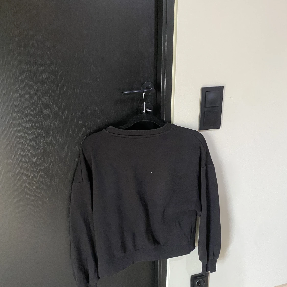 Svart sweatshirt  - 90